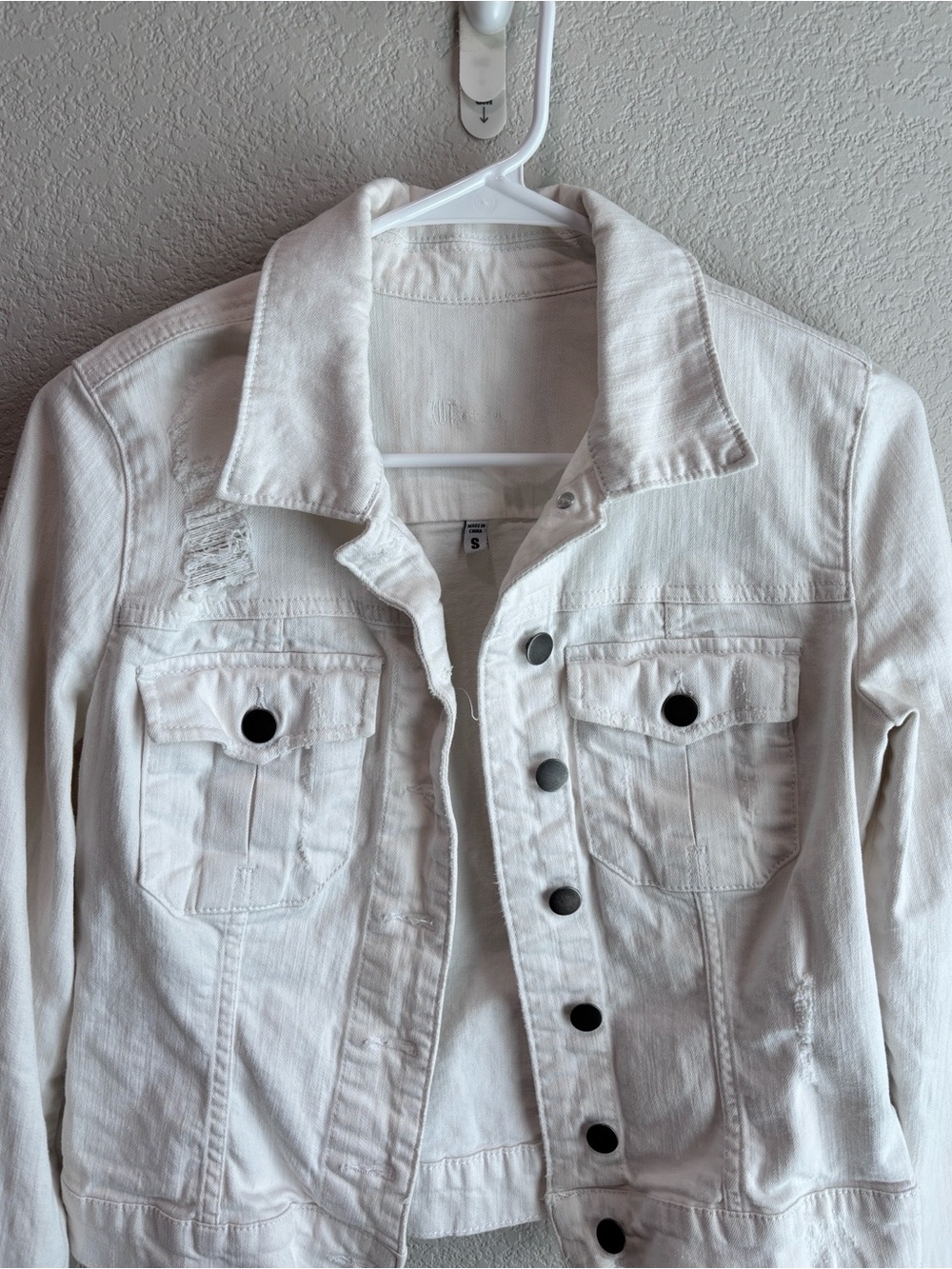 KUT from the Kloth White Cropped Denim Jean Jacket Women’s Size Small - Picture 2 of 7